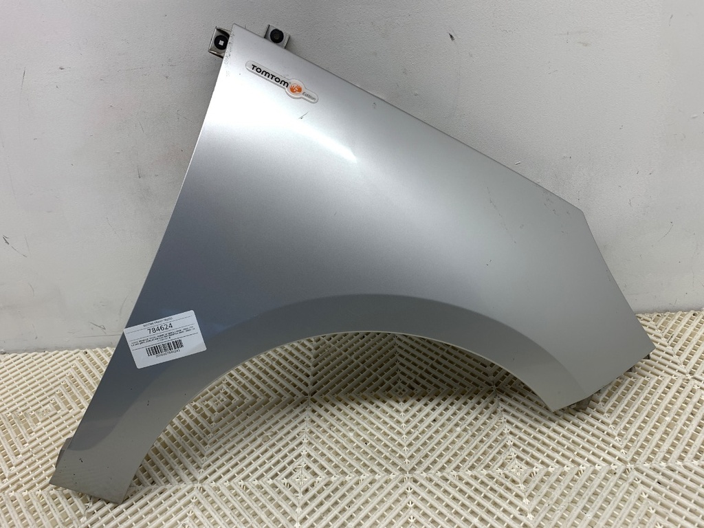 [STARK-784624] Aleta delantera derecha para RENAULT SCÉNIC III (JZ0/1_) 1.6 16V (JZ0U, JZ1B) gasolina 2009-2022