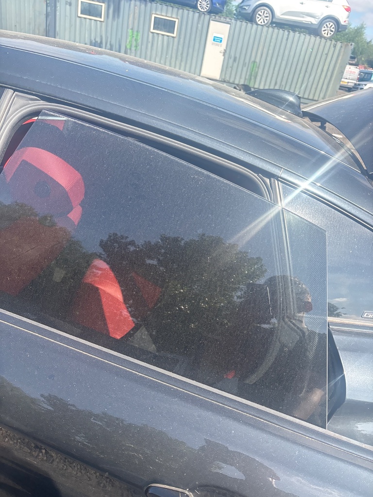 [MTD-530391] Cristal de puerta trasero izquierdo BMW 4 Series