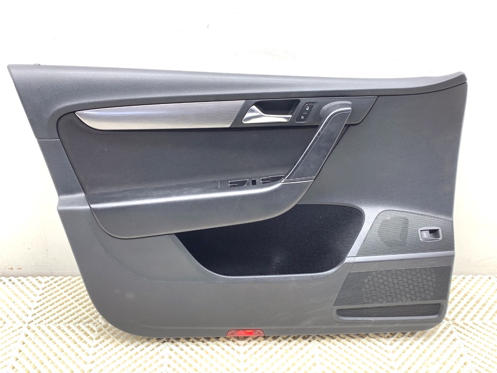 [STARK-806116] Panel de puerta delantero izquierdo VW Passat B7 Variant (365) 2.0 TDI 103 kW