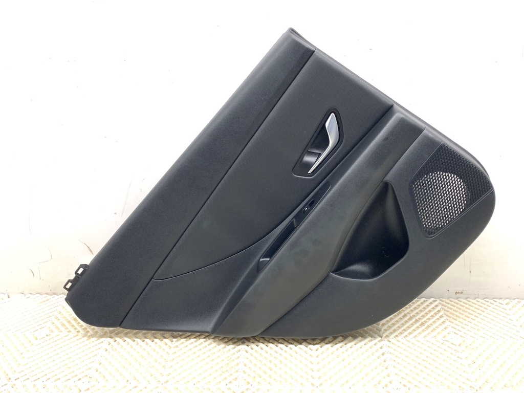 [STARK-816586] Panel de puerta trasero izquierdo HYUNDAI ELANTRA VII sedán (CN7) 1.6 gasolina 2020-2022