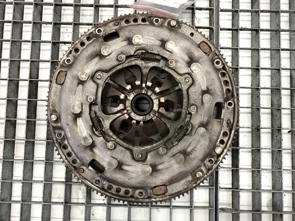 [STARK-822766] Embrague VW Touran (1T1, 1T2) 2.0 FSI 110 kW