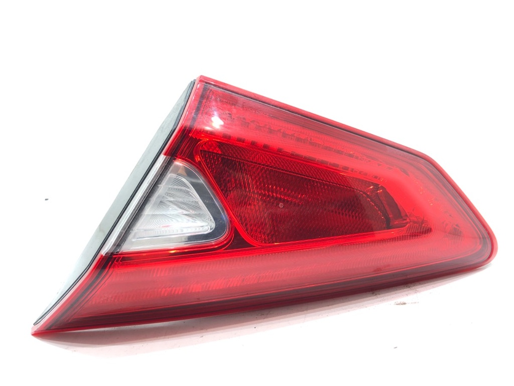 [STARK-831295] Luz trasera derecha NISSAN PULSAR liftback (C13) 2012-2022