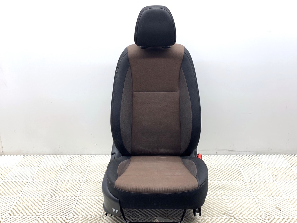 [STARK-832739] Asiento delantero derecho HYUNDAI i20 II (GB, IB) 1.4 74 kW 2014-2022
