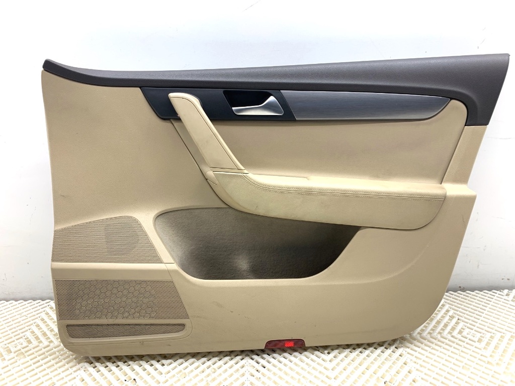 [STARK-850083] Panel de puerta delantero derecho para VW Passat B7 (362) 2.0 TDI 2010-2015