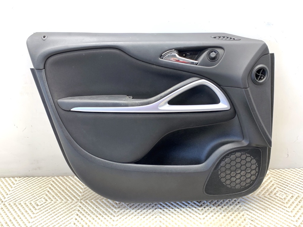 [STARK-853364] Panel de puerta delantero izquierdo OPEL ZAFIRA TOURER C (P12) 1.6 CDTI 2011-2022