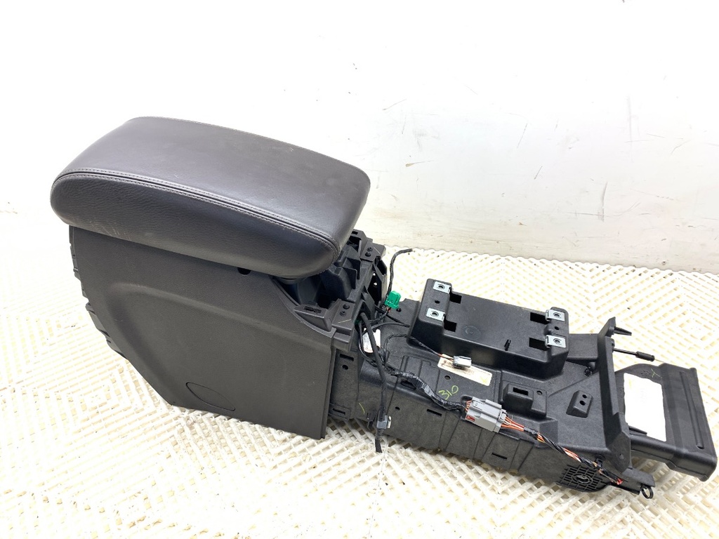 [STARK-862760] Apoyabrazos JEEP Grand Cherokee IV (WK/WK2) 2010-2022
