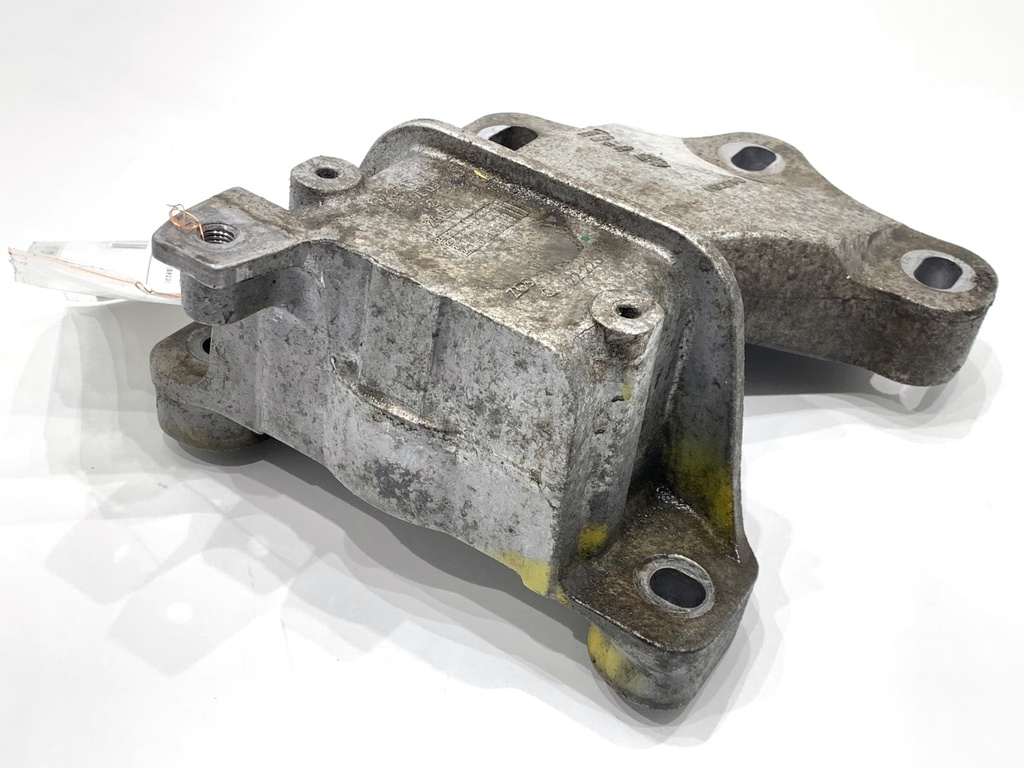 [STARK-880213] Soporte de motor Mercedes-Benz eSprinter 2020-2022