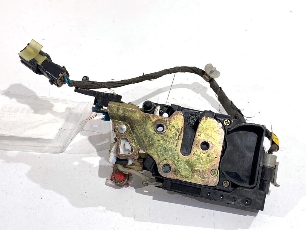 [STARK-881635] Cerradura puerta trasera derecha SSANGYONG Rexton / Rexton II (GAB) 2002-2022