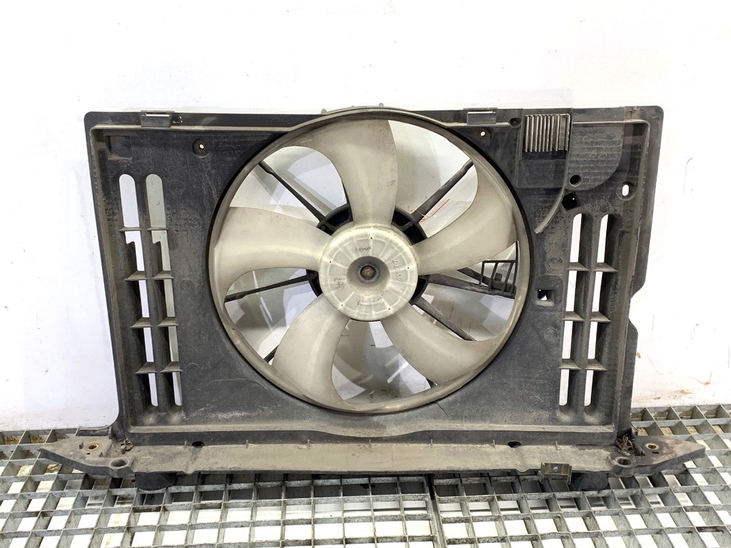 [STARK-886561] Ventilador de radiador Toyota Auris (_E18_) 1.3 (NRE180_) 2012-2018