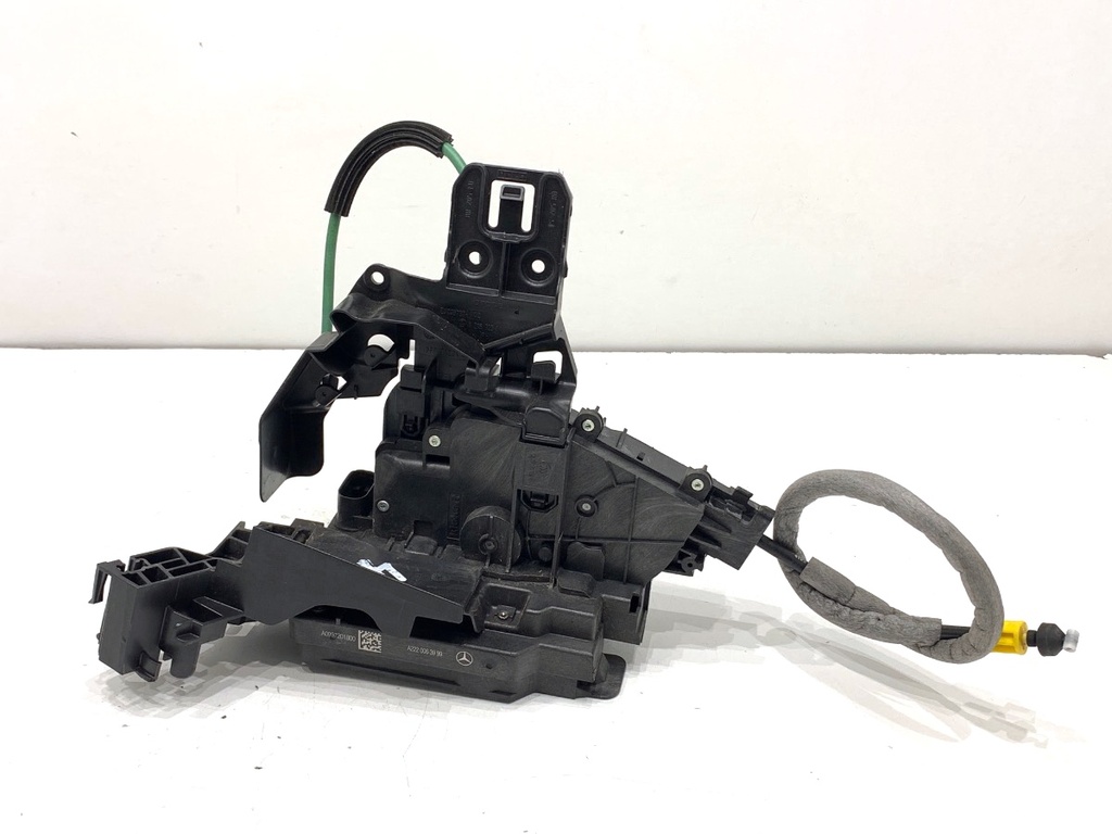 [STARK-893891] Cerradura de puerta delantera derecha Mercedes-Benz Clase C (W205) 2013-2022