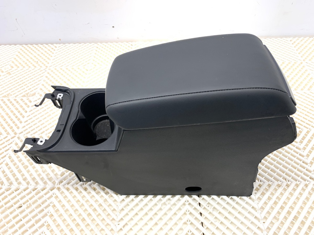 [STARK-897890] Reposabrazos delantero SEAT Ateca (KH7, KHP) 2016-2022 1.5 TSI 110 kW