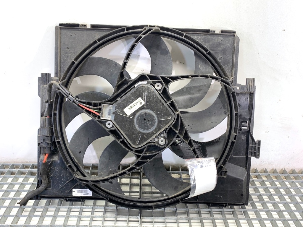 [STARK-902152] Ventilador de radiador BMW Serie 3 (F30, F80) 2011-2018 8641963 8641946