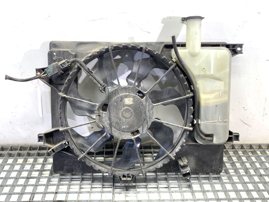 [STARK-911156] Ventilador de radiador HYUNDAI i30 (GD) 2011-2016 1.4 74 kW [101 KM]