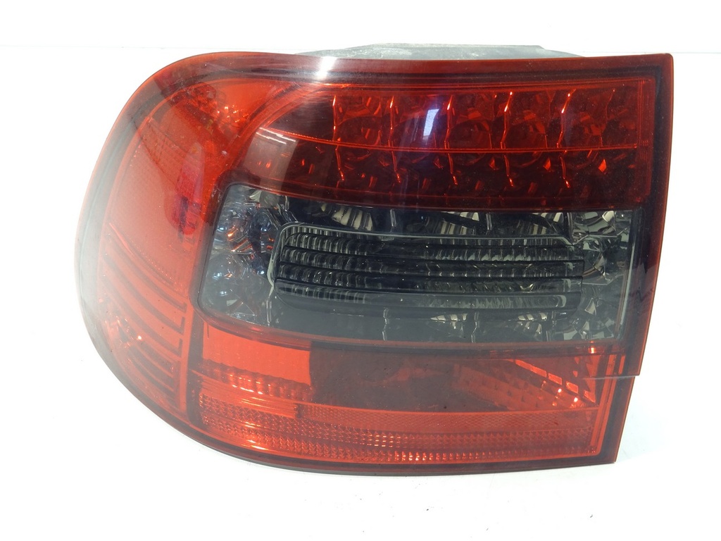 [STARK-414906] Piloto trasero izquierdo Porsche Cayenne (9PA) 2002-2010