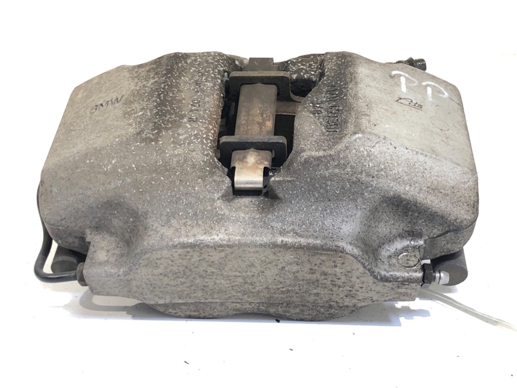 [STARK-756951] Pinza de freno delantera derecha BMW 5 (G30, F90) 2016-2022