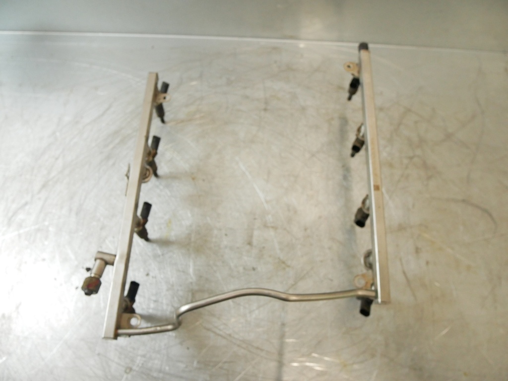 [MTD-427648] Colector de inyección para Mercedes GL 450 X163 4.7 V8 M 273.923 2010
