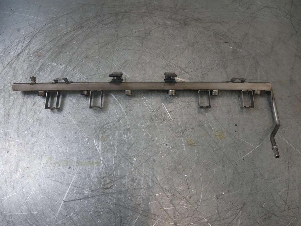 [MTD-428130] Riel de inyectores BMW X5 E53 3.0i xDrive 306S3 M54 M54B30 143982702