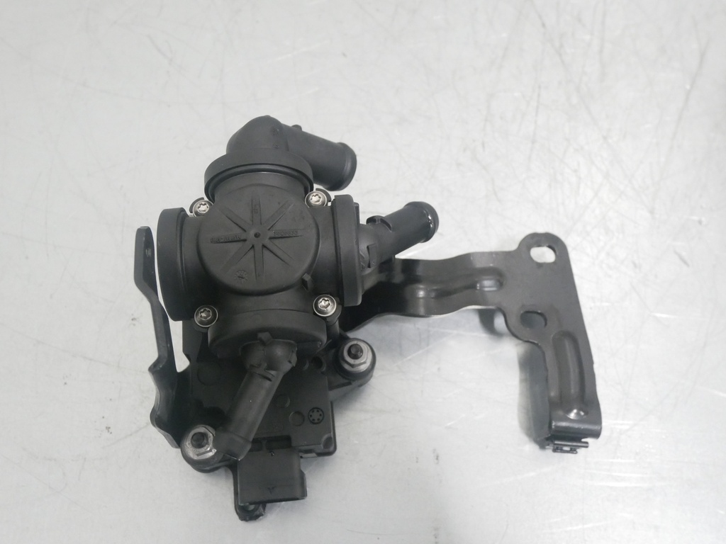 [MTD-423209] Carcasa del termostato Audi A4 A5 A6 A7 Q5 3.0 TDI 50 (DMGA, DMG)
