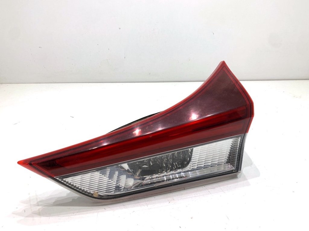 [STARK-886768] Piloto trasero derecho Toyota Auris (_E18_) 2012-2018