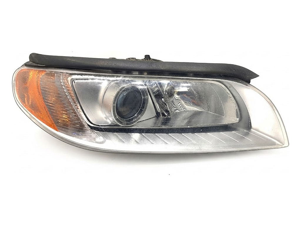 [STARK-921456] Faro delantero derecho Volvo V70 III (135)